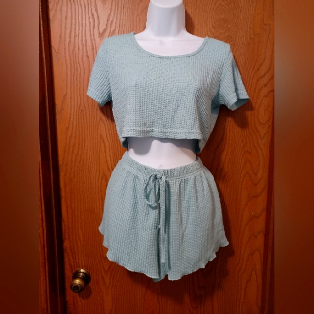 2pc cropped top & shorts loungewear set
